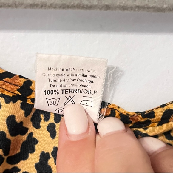 Vintage Rima Sleeveless Vest/Top Size Medium Tiger Animal Print with Tie - Picture 7 of 9